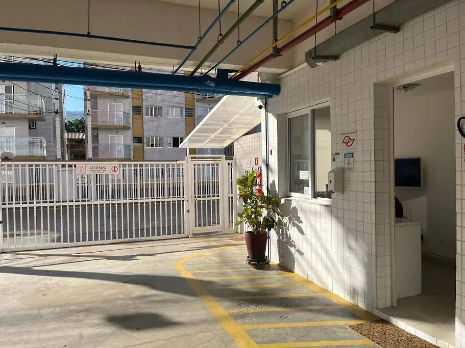 Apartamento em Ubatuba! A 100m da praia das Toninhas!-1